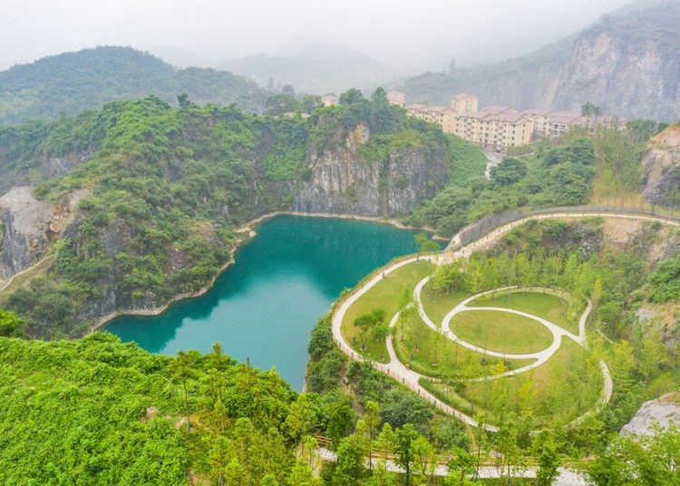 Cycling in Chongqing: 8 Unforgettable Routes Through a Mountain Metropolis