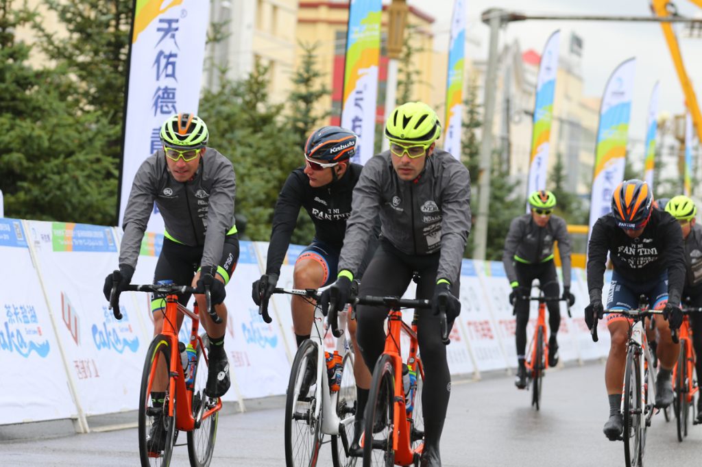 What’s the Difference Between Riding a Triathlon Bike and a Road Bike?