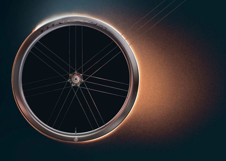 Campagnolo Bora Ultra WTO Wins Prestigious Golden Compass Award