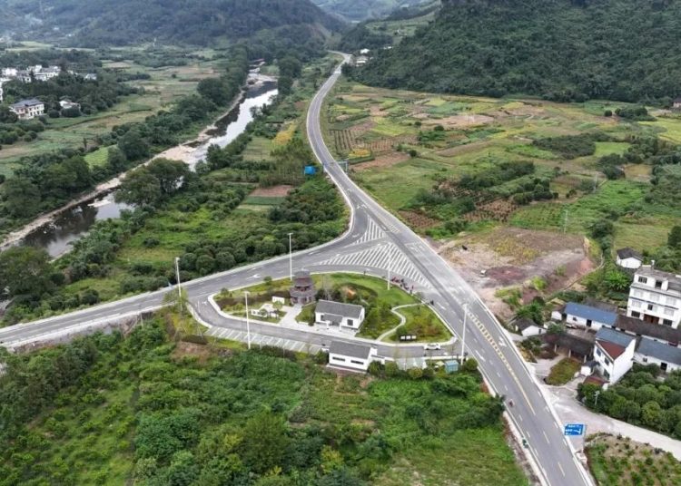Cycling Through Karst Dreams: Guangxi’s Two-Wheeled Paradise