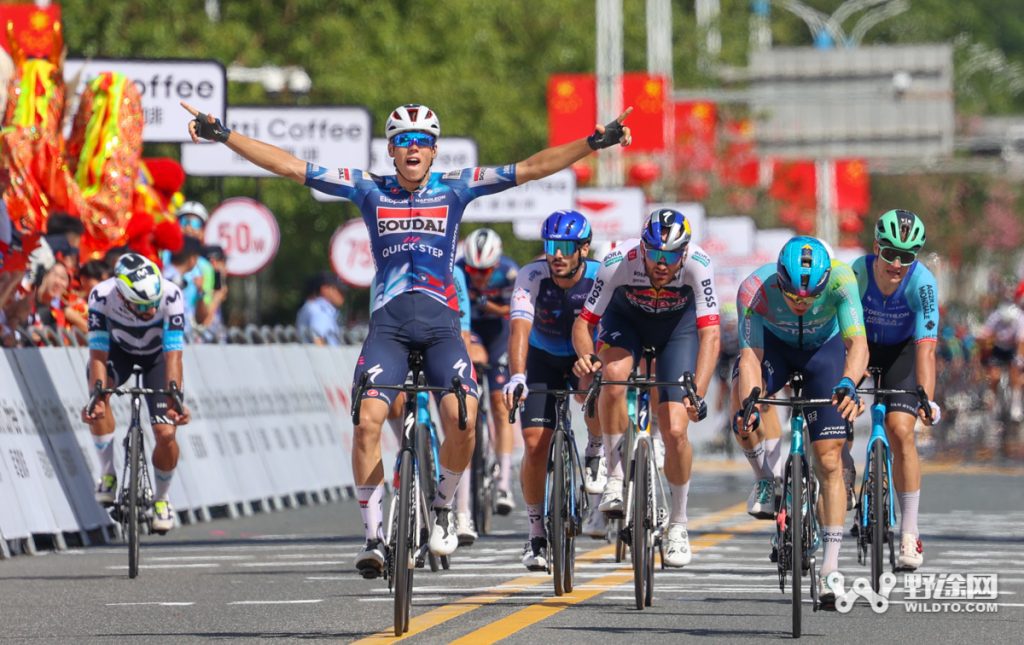 Tour of Guangxi Stage 1: Magnier Triumphs in Chaotic Sprint for Soudal Quick-Step