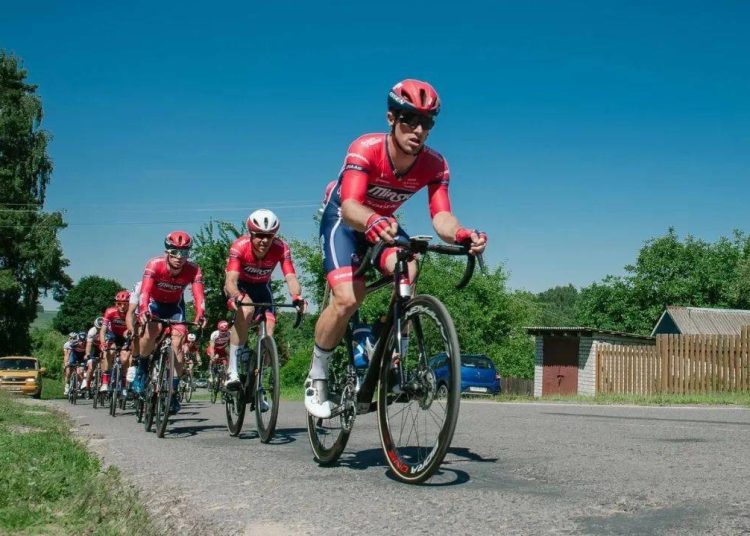 Master These Paceline Techniques for Efficient Group Riding