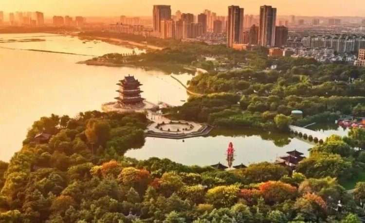 Cycling in Yixing: Chase the Wind on Two Wheels