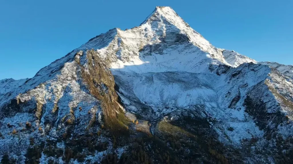 A Picture of Autumn: Cycling Through Western Sichuan’s Highland Paradise