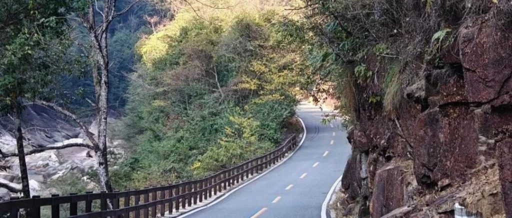 Don’t Let Your Bike Gather Dust: 7 Scenic Fujian Cycling Routes for Your National Day Adventure