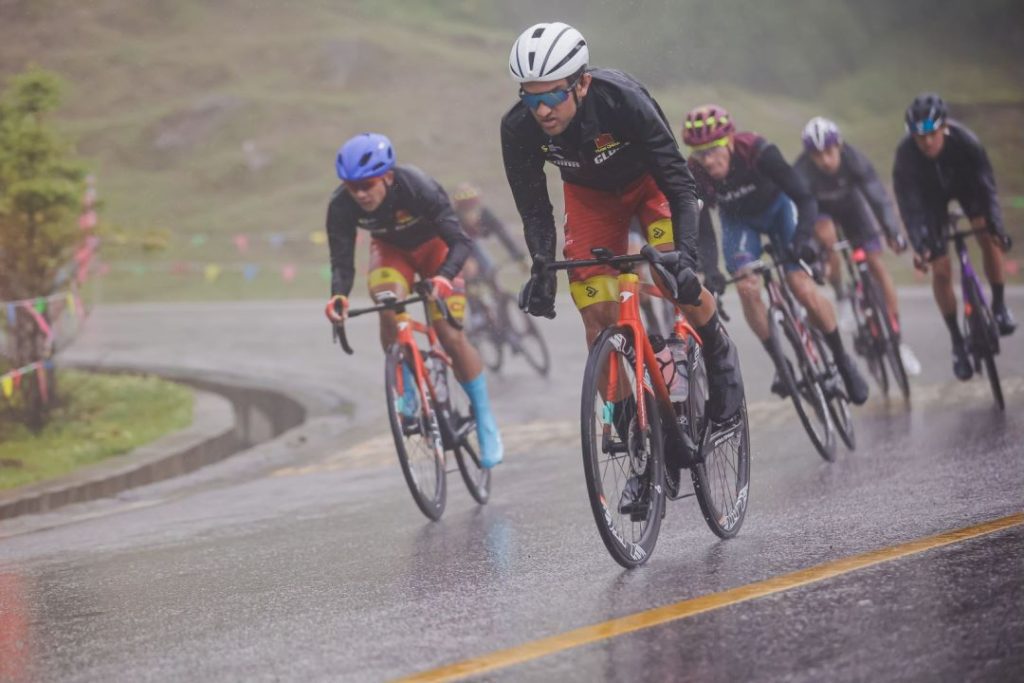 Rainy Day Cycling: Ride Confidently with These Tips