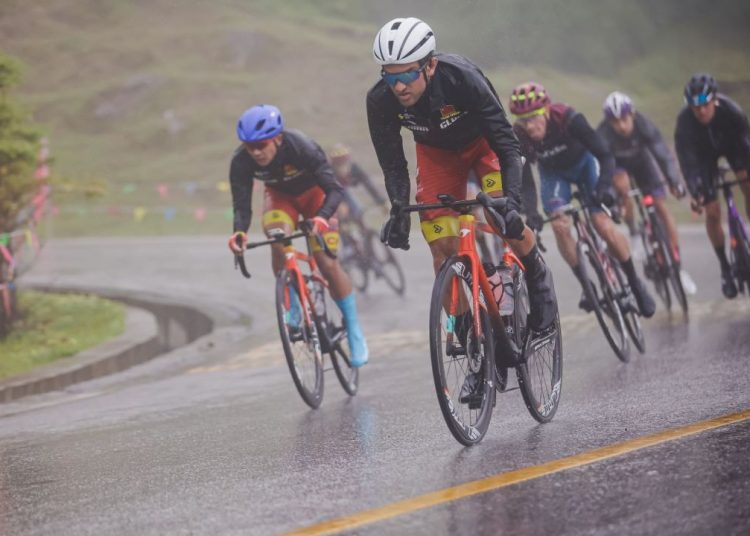 Rainy Day Cycling: Ride Confidently with These Tips